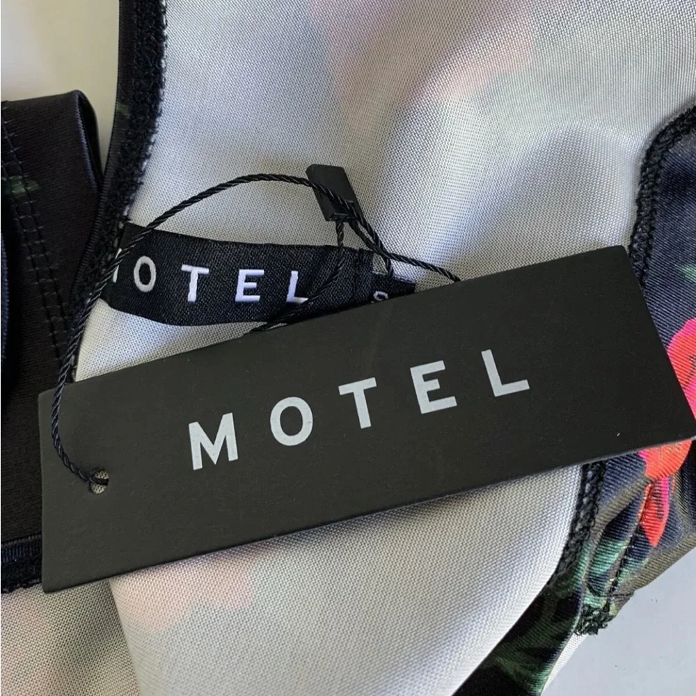 MOTEL ROCKS Yoona Crop Top Black Floral Satin Stretch Rose Size Small UK 10 - Picture 6 of 9